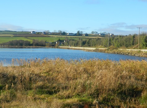 Loch agus Bóthar
